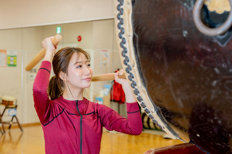 プロ和太鼓奏者の講師のもと、グループレッスンでお楽しみ頂けます。
